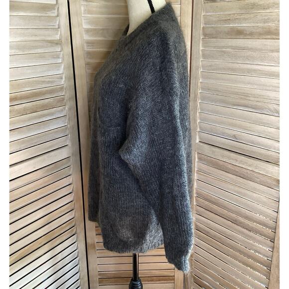 Vintage 80’ Hong Kong Charcoal Gray Oversized Mohair Crewneck Sweater M - Picture 2 of 7